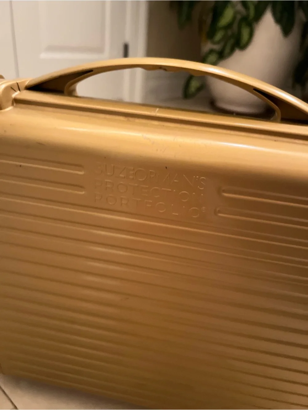 Suze Orman's Protection Portfolio Financial Organizer- Gold Case no Inserts